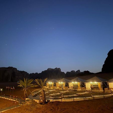Wadi Rum 4x4 Jeep Tour&Camp Bagian luar foto