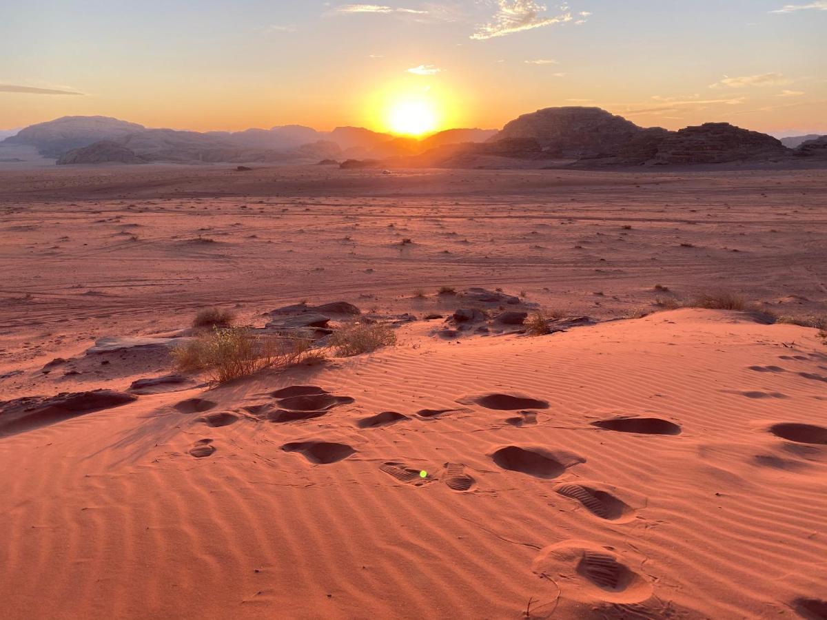 Wadi Rum 4x4 Jeep Tour&Camp Bagian luar foto