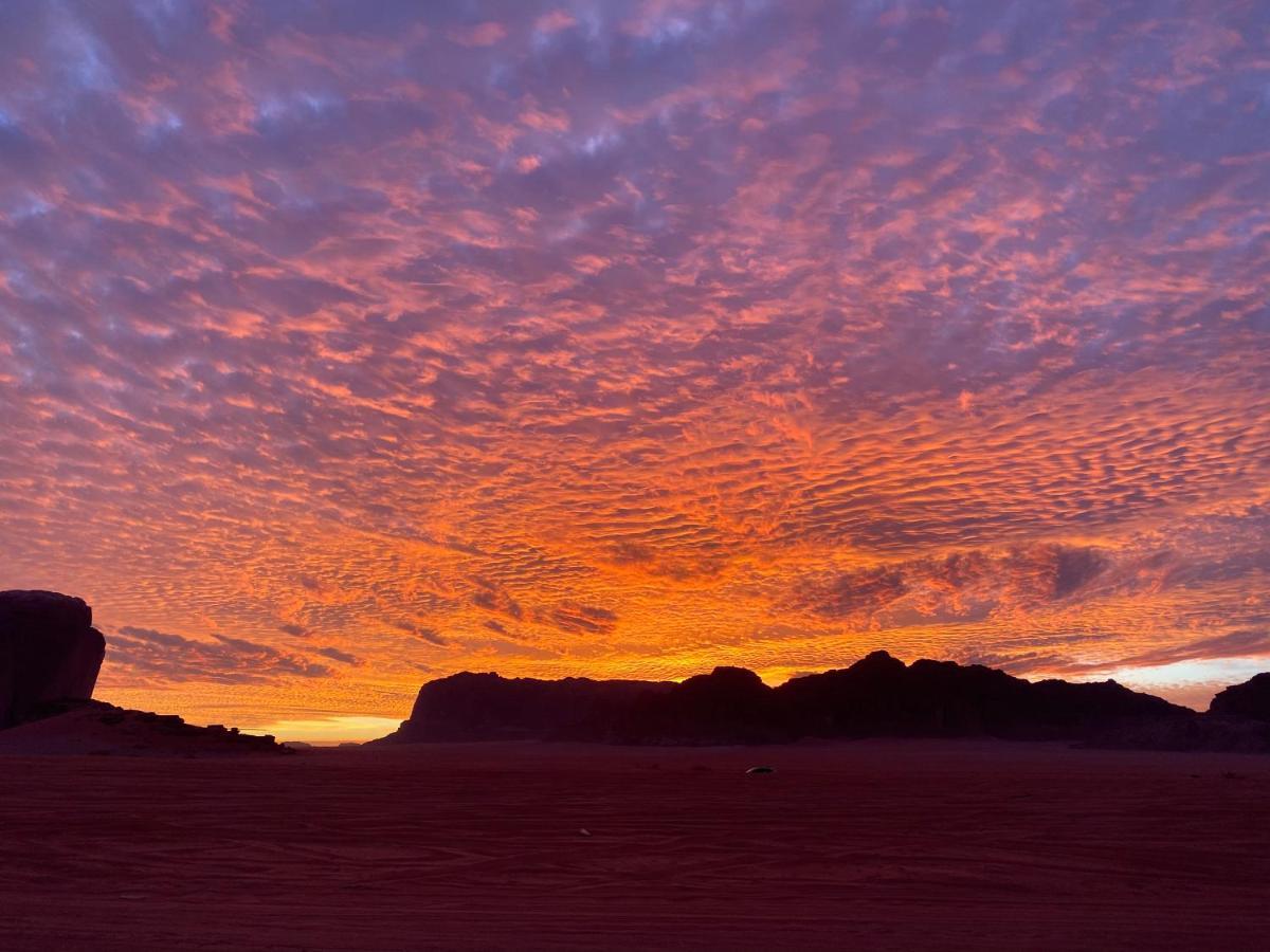 Wadi Rum 4x4 Jeep Tour&Camp Bagian luar foto