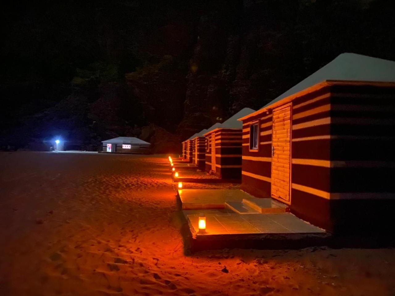 Wadi Rum 4x4 Jeep Tour&Camp Bagian luar foto