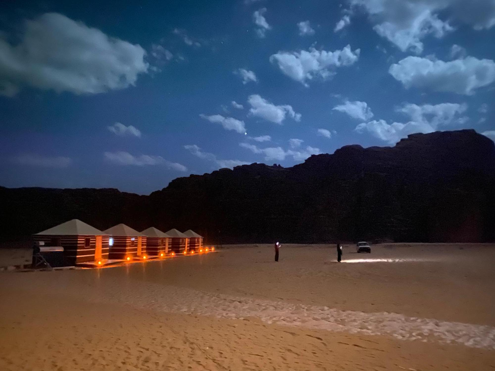 Wadi Rum 4x4 Jeep Tour&Camp Bagian luar foto
