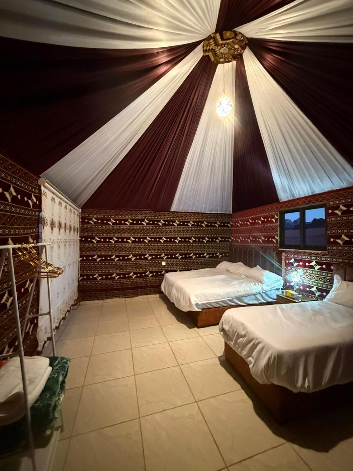 Wadi Rum 4x4 Jeep Tour&Camp Bagian luar foto