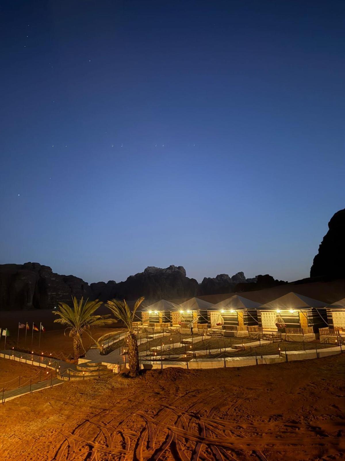 Wadi Rum 4x4 Jeep Tour&Camp Bagian luar foto